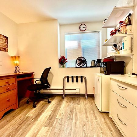 Micro Studio Apartment 10 Minutes Walk To University Of Washington Сиэтл Экстерьер фото